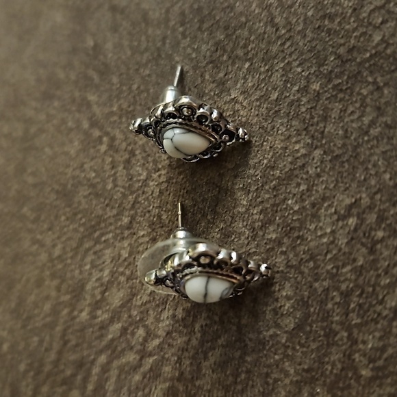 3/$20 Antique Victorian Style Stainless Steel Magnesite Post Earrings - Picture 3 of 6